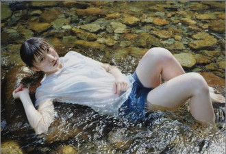 日本冷军画落水女子 打湿的薄衫画得不要太清晰