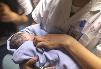 新生女婴被扔草丛 浑身带血 母亲是12岁儿童