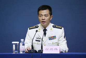 中国海军新闻发言人程德伟，刚刚亮相就火了
