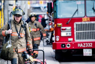 多伦多货车失事消防锯开车身救人