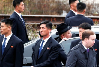 相当罕见！朝鲜干部和金正恩同乘专车 提前回国