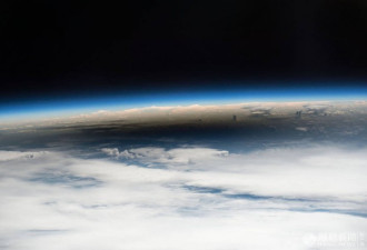 从空间站拍摄的日食：美国被阴影笼罩
