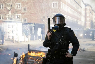 丹麦首都发生反移民暴力示威，警方已拘捕23人