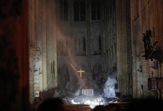 巴黎圣母院火灾后教堂内部首张图片曝光