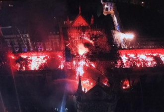 巴黎圣母院大火继续 川普建议不可取