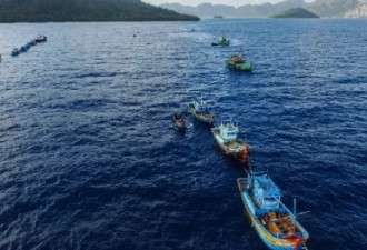 中国渔船丢石头拒检 台湾马祖海巡队进行回击
