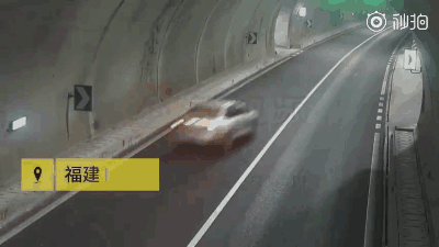 开车玩手机30次，女司机不慎撞上隧道壁身亡！
