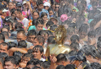 泰国泼水节欢乐多，但交通事故已致348人死亡
