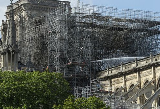 巴黎圣母院重建构想引发争议