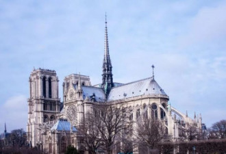 美国帮忙重建巴黎圣母院 美网友:先关心自己人