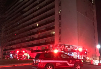 密市高层公寓楼发生火灾 女住客重伤