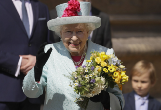英女王温莎城堡庆93岁大寿，孙媳梅根未现身