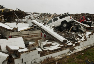 飓风重创德州 30万居民断电 大洪水迫在眉睫