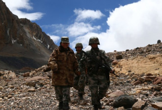 解放军“娘子军”巡逻西藏阿里边境线