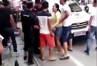 湖南派出所长与人口角中鸣枪示警 遭殴打
