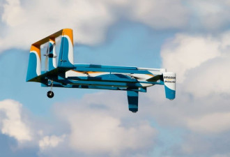 亚马逊新专利：无人机送货 用降落伞把包裹扔下