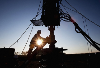 利比亚最大油田关闭 原油价格有望冲击50大关