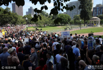 美国波士顿爆发大规模反种族主义示威