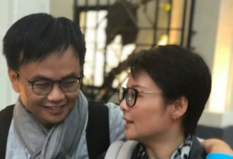 袁立晒“一家三口”合照疑似当妈？她只回3字…