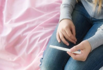 澳女兴奋分享怀孕消息遭伴侣嫌弃 大怒持刀伤人