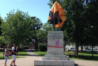 拆除纪念碑和雕像有助于铲除种族主义吗？