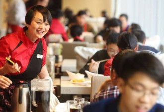 后海底捞危机：用过度服务换钱的时代结束了?
