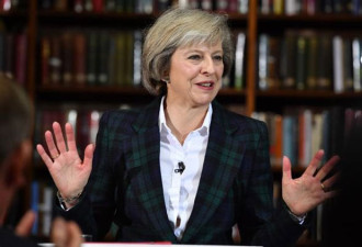 英国首相梅否认将提前卸任:不做“逃跑者”