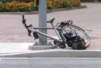 多伦多市中心卡车撞女子 又将其拖拽几秒