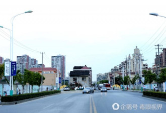 上海一钉子屋霸道10年 让四车道变两车道
