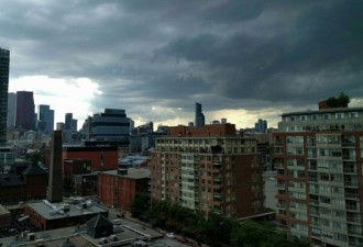 环境部发布雷暴警报 狂风暴雨夜袭多伦多