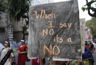 印度女子被狠父卖掉后遭轮奸 投诉无门怒而自焚