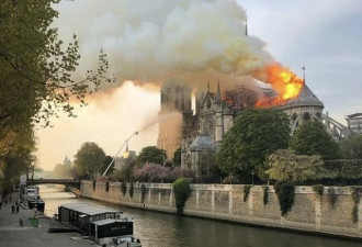 6消防员扑灭圣母院大火成英雄，却性侵游客蒙羞