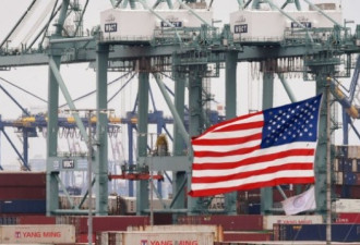 美中之间贸易战 令美国经济陷入衰退的风险加大