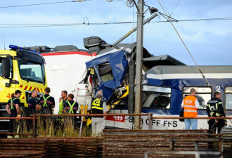 瑞士两列火车在安德马特相撞至少30人伤