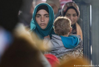 德国内政部长要取消难民家庭团聚 引来批评