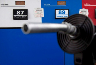长周末前夕 多伦多油价将飙升至130元/升