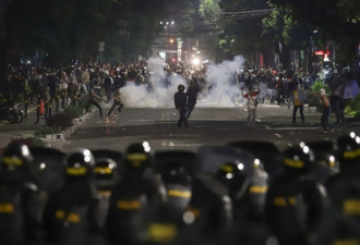 印尼大选结果公布引发骚乱 致6死超200人受伤