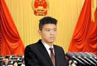 简历惊人的快手少年:30元刻假章 280元买警服