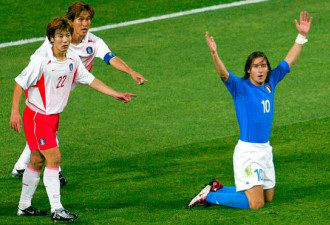 同是冠军 韩国人撒尿折磨人日本鞠躬致谢捡垃圾