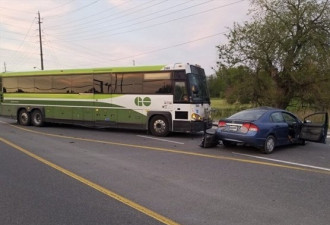 GO巴士撞小车 76岁女司机重伤