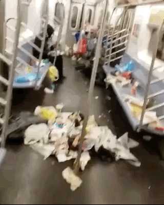纽约最恶心地铁车厢刷爆网络 现实比这糟100倍