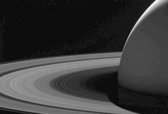 震撼！NASA公布“土星的黑暗面”