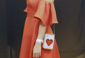 41岁赵薇同框37岁董洁，女王和女仆的差距