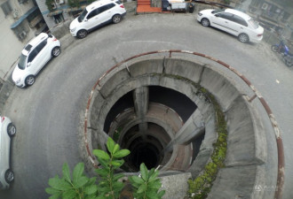 重庆“螺旋”停车场 停车要下5层楼司机转晕
