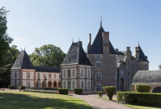 曾以500万欧挂牌 法国豪华城堡仅1欧起拍