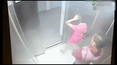 女业主刚进电梯，就遭男子强行猥亵！太恐怖！