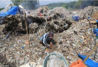 中国打击垃圾进口后，澳洲垃圾淹没印尼村庄