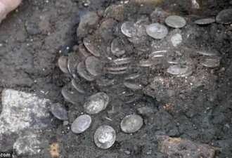 一位渔民用探测器发现罗马硬币 价值近2百万