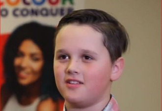 加拿大十二岁男孩染发为癌症基金会筹款
