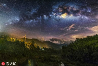 星光熠熠 摄影师旅拍银河与火山交相辉映美景